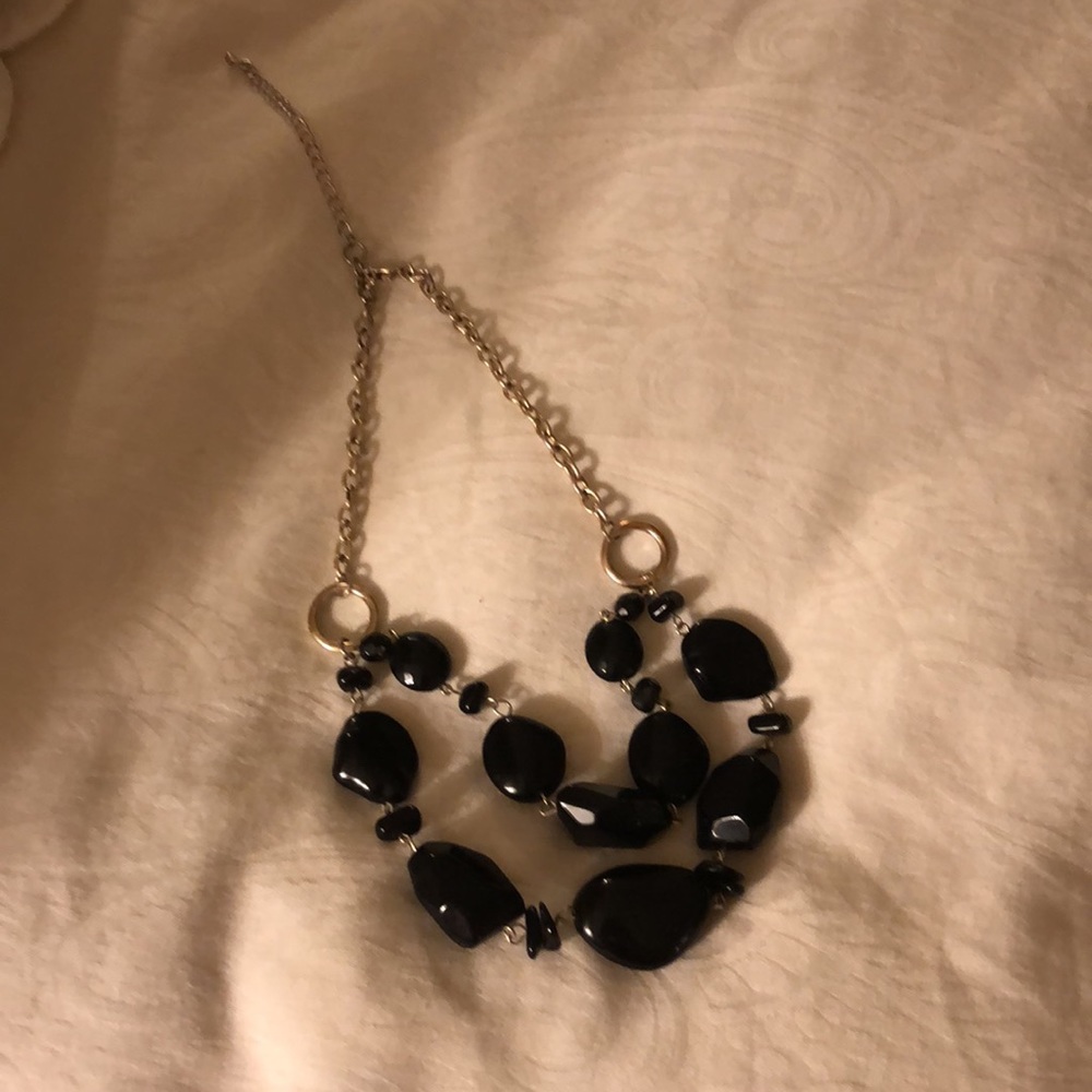 Black Beaded Necklace with Gld Chain